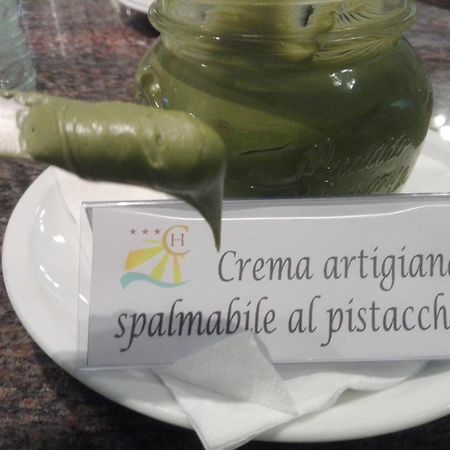 California Pastry Hotel Cervia Bagian luar foto